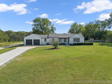 2430 3rd Ave NE, Ardmore, OK 73401 - photo 3