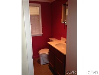 107 Porter St, Nazareth, PA 18064 - photo 6