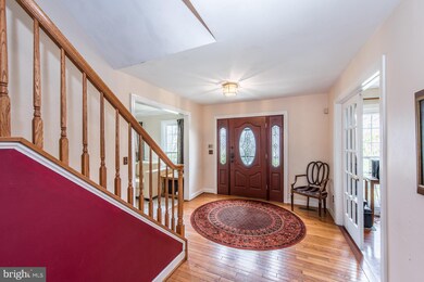 6186 Snowhill Ct, Centreville, VA 20120 - photo 4