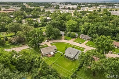 121 Foxtree Dr, Hazelwood, MO 63042 - photo 4