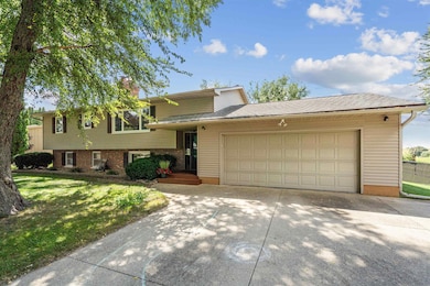 4824 William Dr, Waterloo, IA 50701 - photo 2