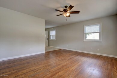 619 Dennis Rd, Jacksonville, NC 28546 - photo 6