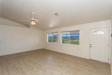 006_Living Room
