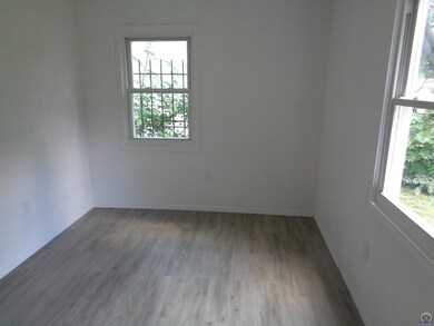411 SE 33rd Terrace, Topeka, KS 66605 - photo 7