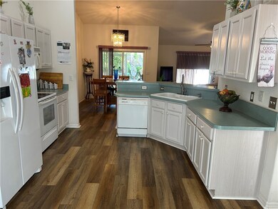 574 Periwinkle Dr, Sebastian, FL 32958 - photo 3