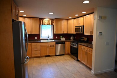 15 Hoyt Rd, Goffstown, NH 03045 - photo 4