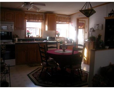 74 Mockingbird Ln, Tiverton, RI 02878 - photo 3