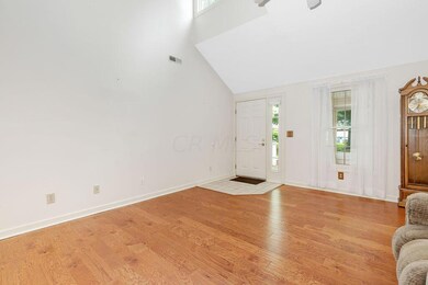 4-LivingRoom