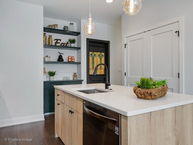 1815 W Augusta Blvd, Chicago, IL 60622 - photo 4