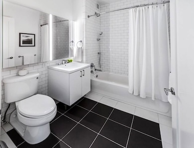 70 Pine St unit 4105, New York, NY 10005 - photo 7