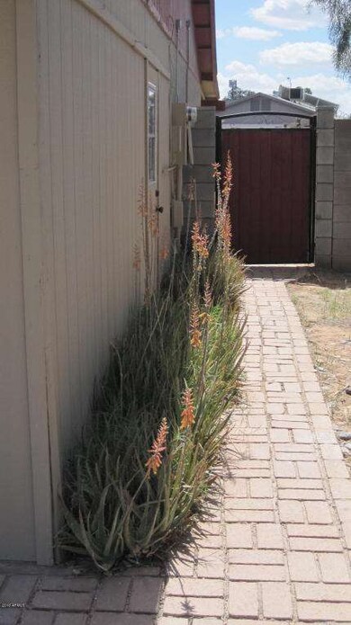 Front West sideyard, gate