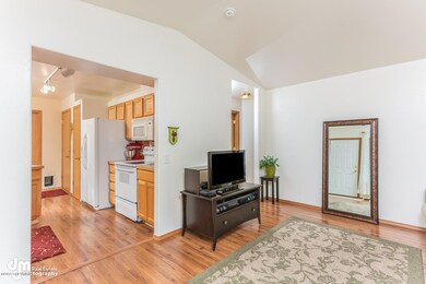 1401 W 26th Ave Unit F1-large-006-Living