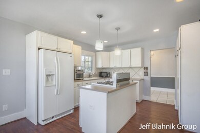 212 N Hudson St SE, Lowell, MI 49331 - photo 4