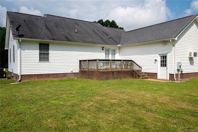 326 Pond Dr, Dunnsville, VA 22454 - photo 4