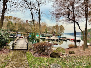 126 Lake Davidson Cir, Davidson, NC 28036 - photo 3