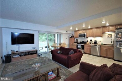 11601 Stoneview Square unit 1B, Reston, VA 20191 - photo 5