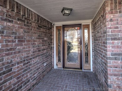 201 S Vann St, Pryor, OK 74361 - photo 5