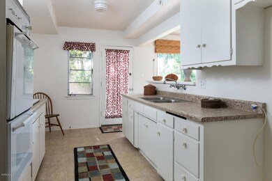 351 Fairfax Ave-MLS_Size-005-6-Kitchen-1