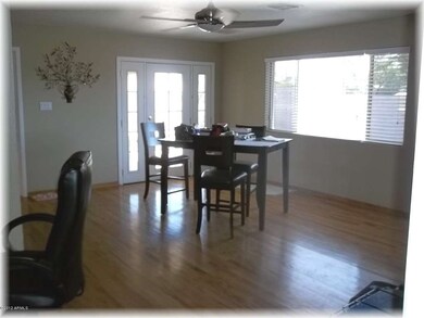 04 Formal Dining Area