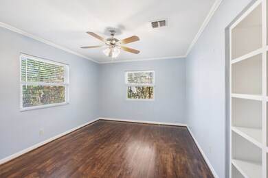 7815 Bellewood Dr, Houston, TX 77055 - photo 5