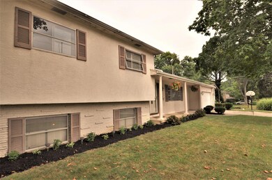 Great design w/2 Family Rooms!