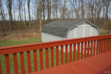 368 Black Oak Ln, Bath, PA 18014 - photo 3