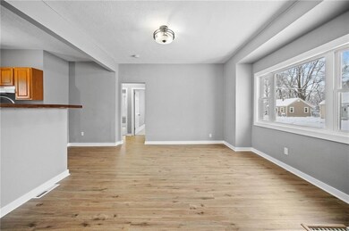 215 E 23rd St, Des Moines, IA 50317 - photo 7