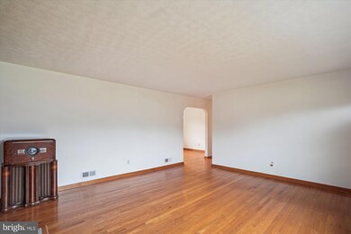 709 E Maple Rd, Linthicum Heights, MD 21090 - photo 5