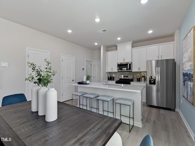 2_Lakewood_Dining
