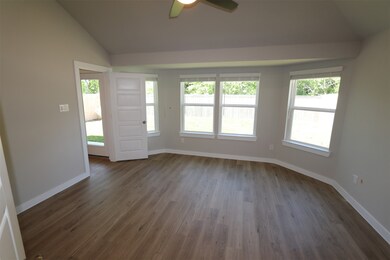 1220 Filly Creek Dr, Alvin, TX 77511 - photo 4