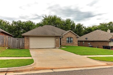 2116 NE 4th St, Moore, OK 73160 - photo 2