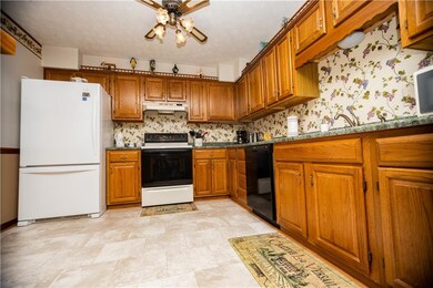 1037 Corey Ln, Plainfield, IN 46168 - photo 3