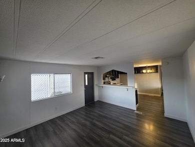 593ebb05-f488-4b43-8581-b711a97b34a0