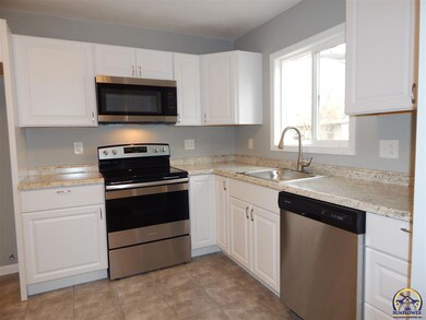 2601 SW Indian Trail, Topeka, KS 66614 - photo 3