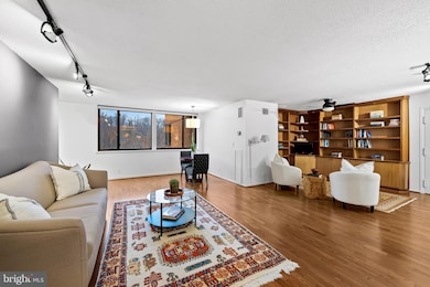 Harper House unit 1113, Baltimore, MD 21210 - photo 3