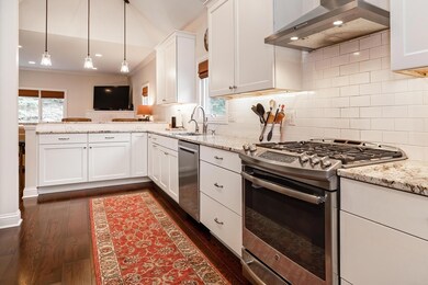 Kitchen has granite counters