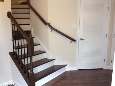 Foyer - Entrance on first floor!