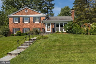 2434 Lexington Rd, Falls Church, VA 22043 - photo 4