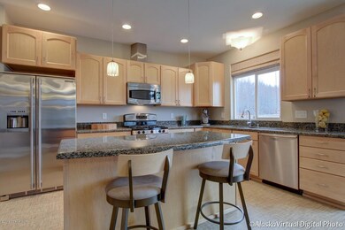 Kitchen Photo 1