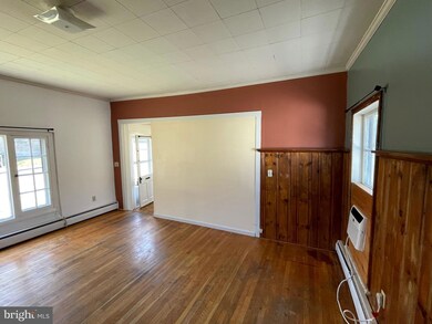 46 S Green St, Berkeley Springs, WV 25411 - photo 6