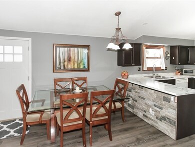 422 Tulsa Ave, Carpentersville, IL 60110 - photo 6