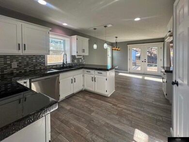 902 S Taylor St, Papillion, NE 68046 - photo 5