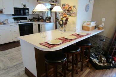 KITCHEN ISLAND AND BAR