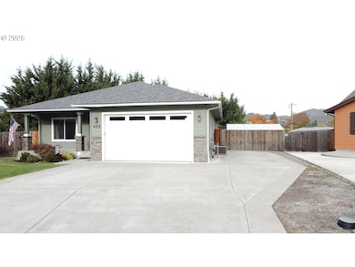 455 Woody Ct, Myrtle Creek, OR 97457 - photo 3