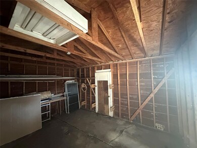 428 Bales St, Cleburne, TX 76033 - photo 7