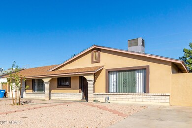 2027 N 51st Dr, Phoenix, AZ 85035 - photo 3