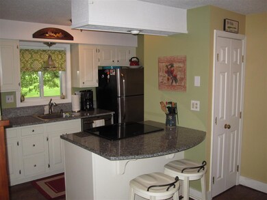 860 Murphys Rd unit 4A, Quechee, VT 05059 - photo 3