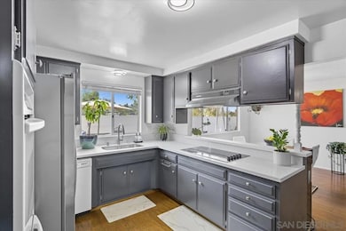 137 Bellerive Ct, Vista, CA 92084 - photo 4