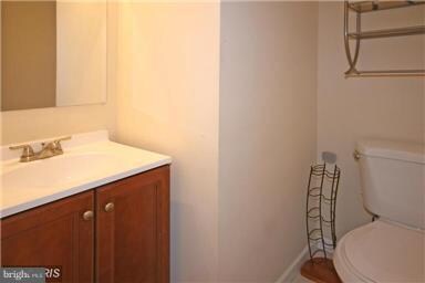 7833 Suiter Way, Hyattsville, MD 20785 - photo 4