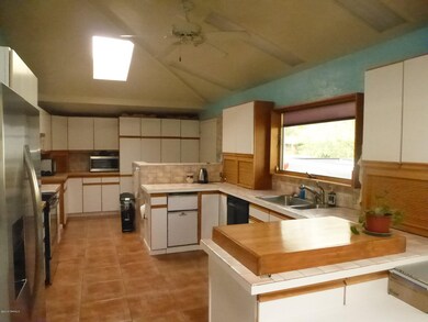 4349 E 13th Cir, Tucson, AZ 85711 - photo 2
